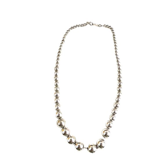 Vintage Napier Silver-Tone Graduated Bead Necklace 18" With Oval Clasp - Picture 4 of 5